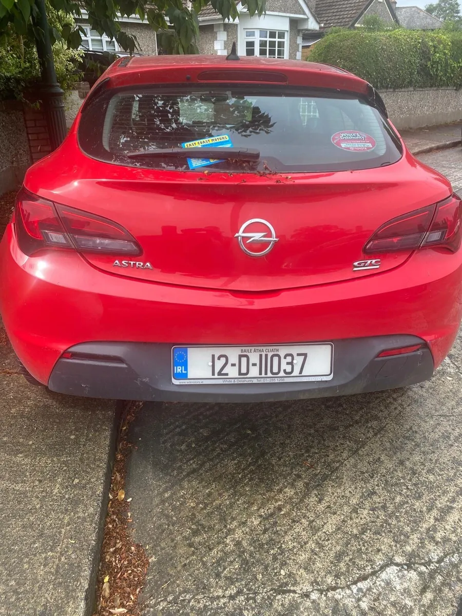 Opel Astra 2012 - Image 1