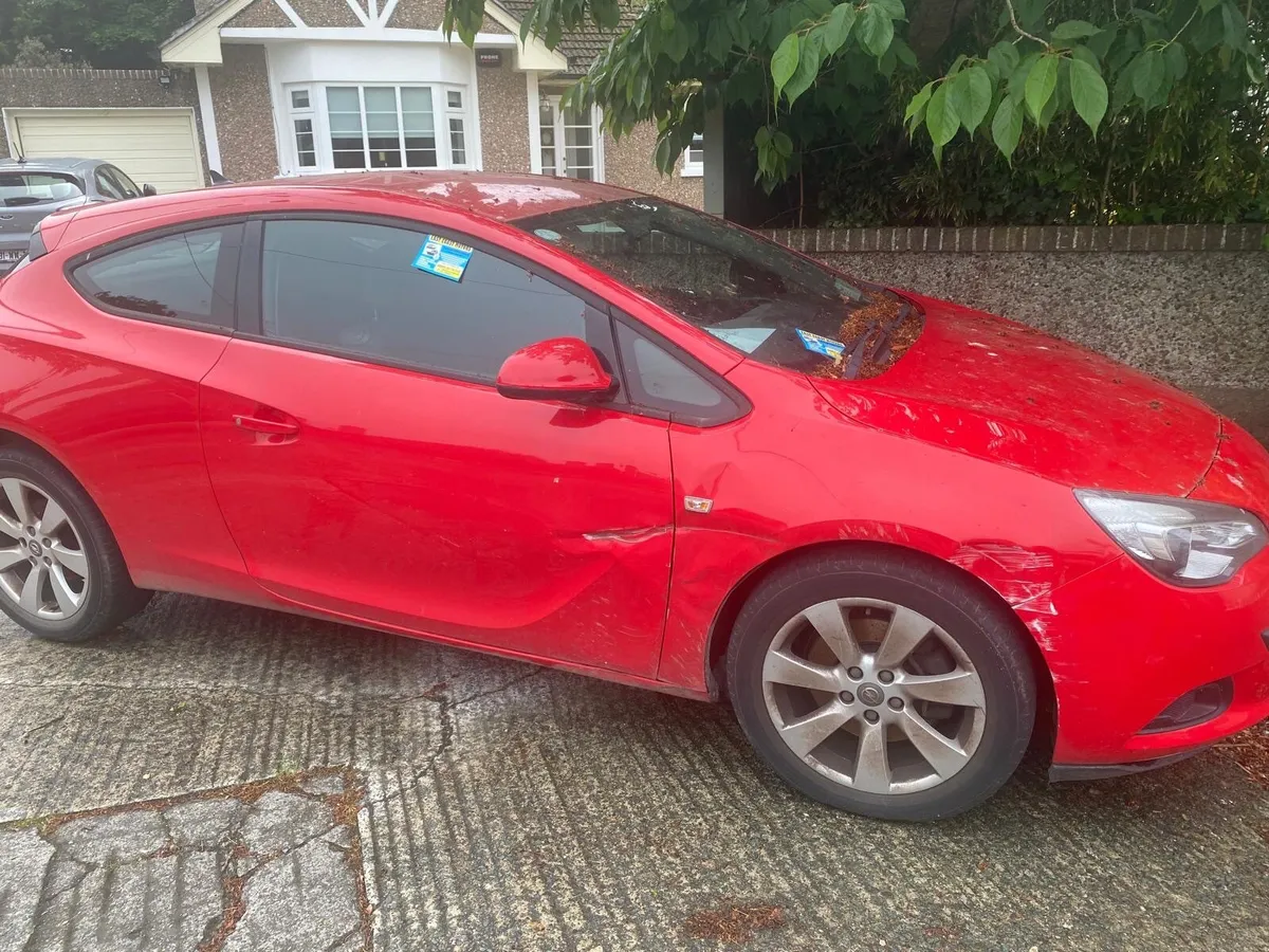 Opel Astra 2012 - Image 2
