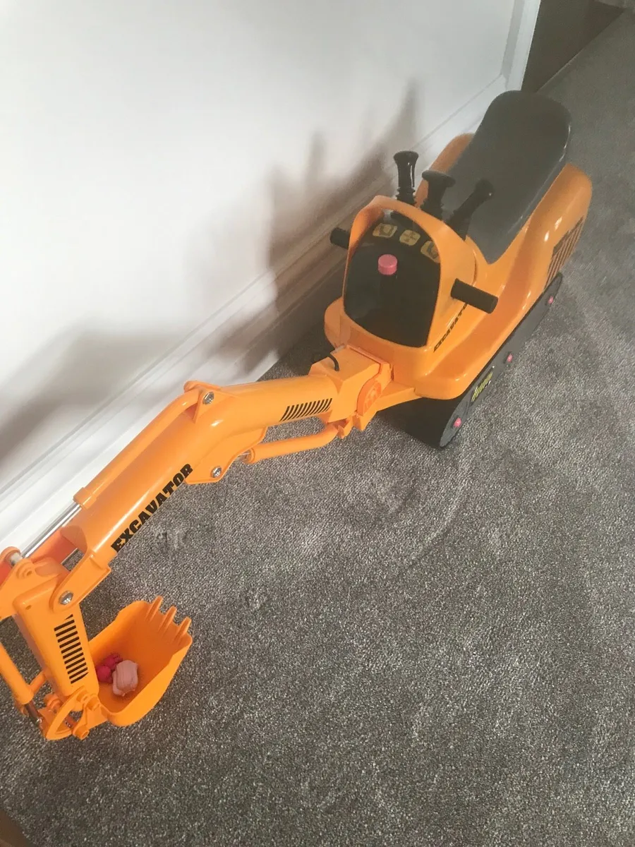 Excavator Ride On - Image 2