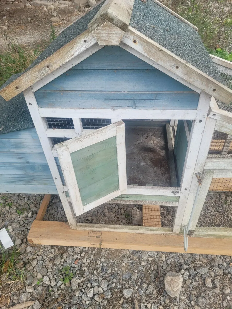 Chicken coop - Image 1
