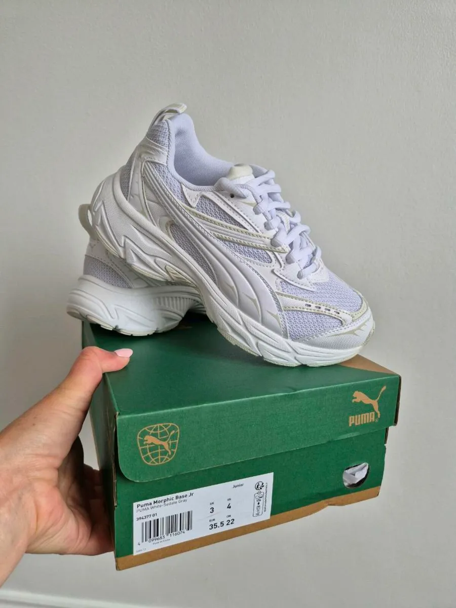 Puma girls trainers size uk 3 - Image 1