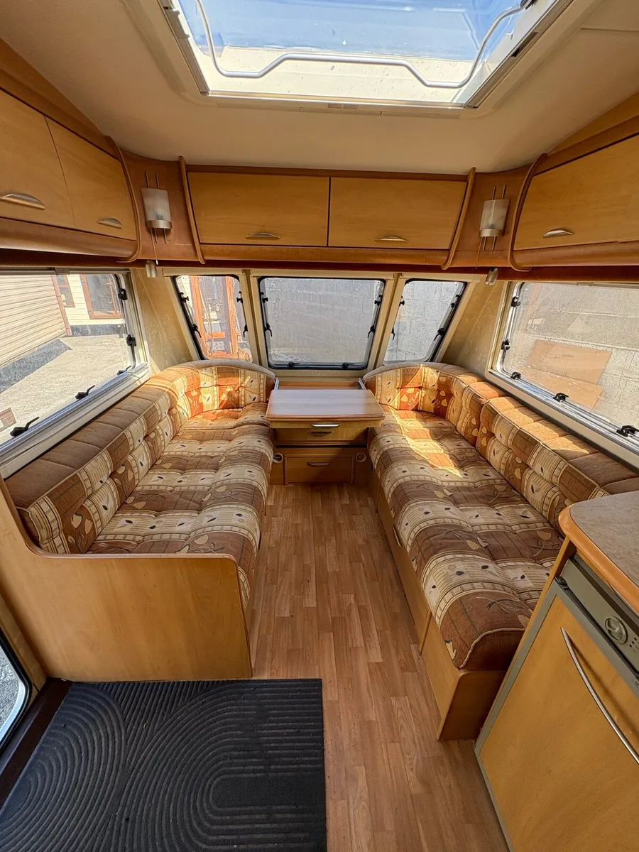 4 berth Caravan Fixed bed - Image 2