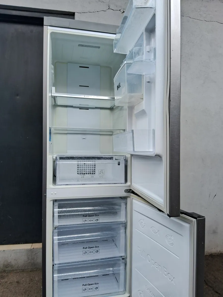 SAMSUNG FRIDGE FREEZER - Image 4
