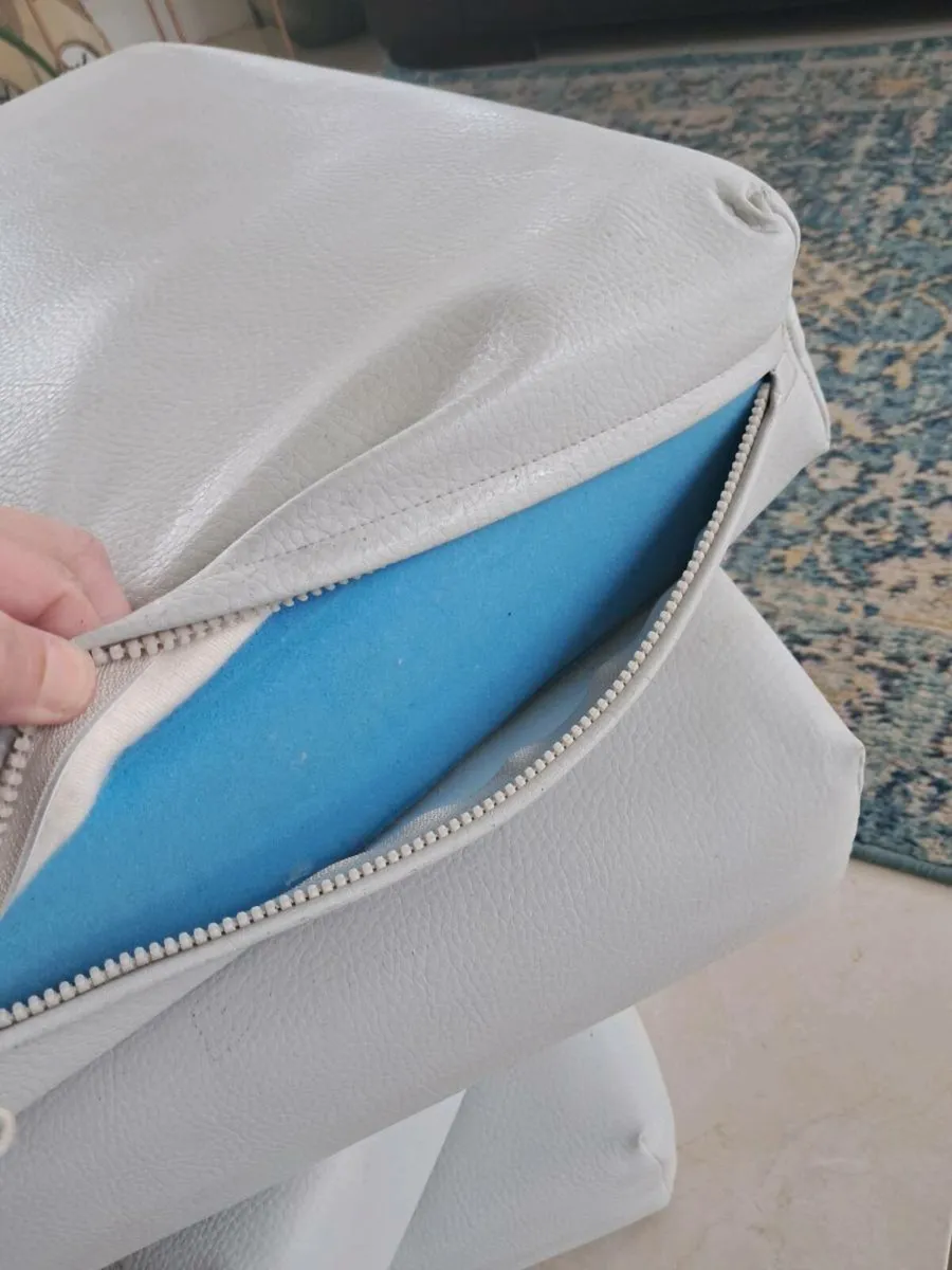 Cushions - Image 3