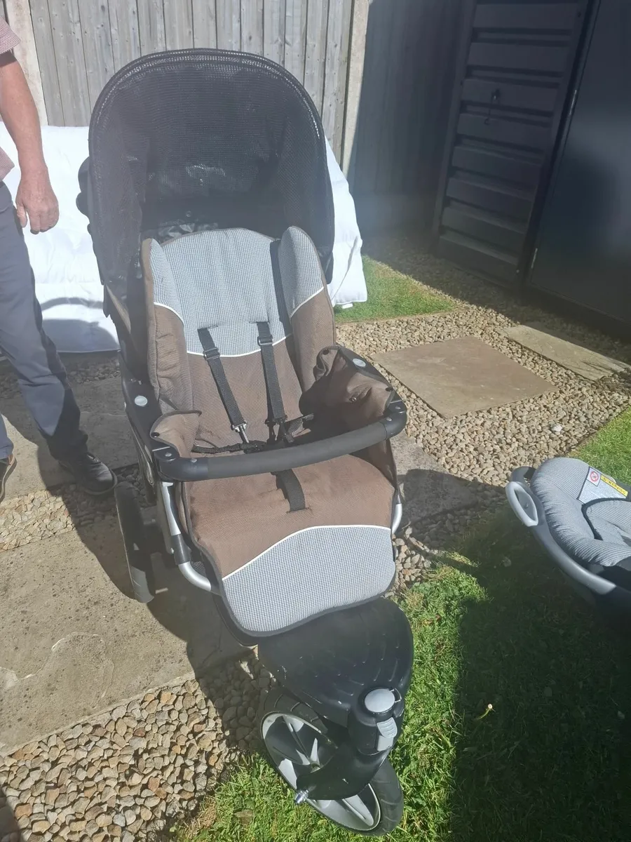 Baby buggy - Image 1