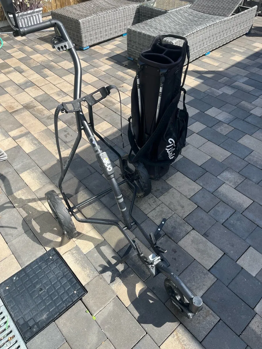 Lightweight golf trolley - Image 2
