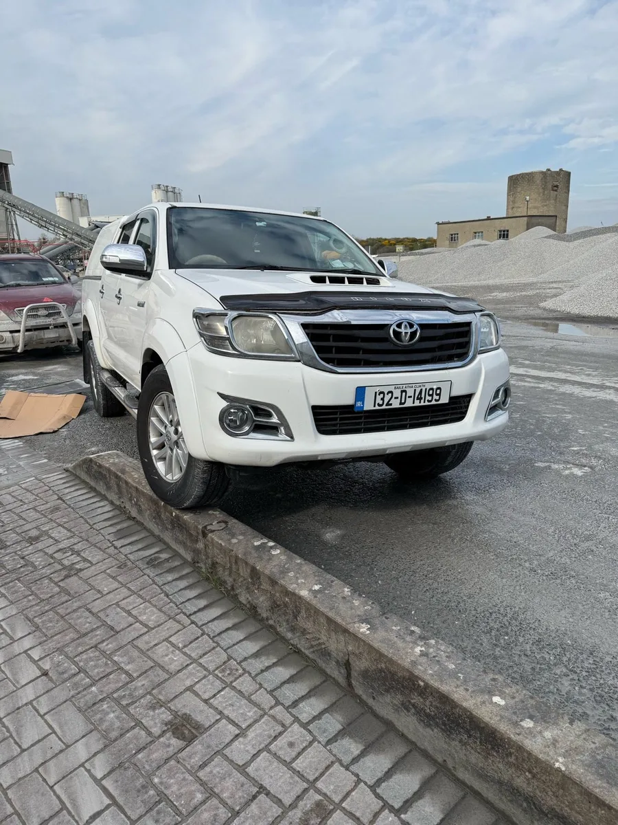 Toyota Hilux - Image 1