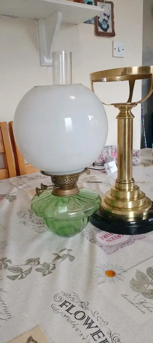 Victorian oil lamp - Image 3