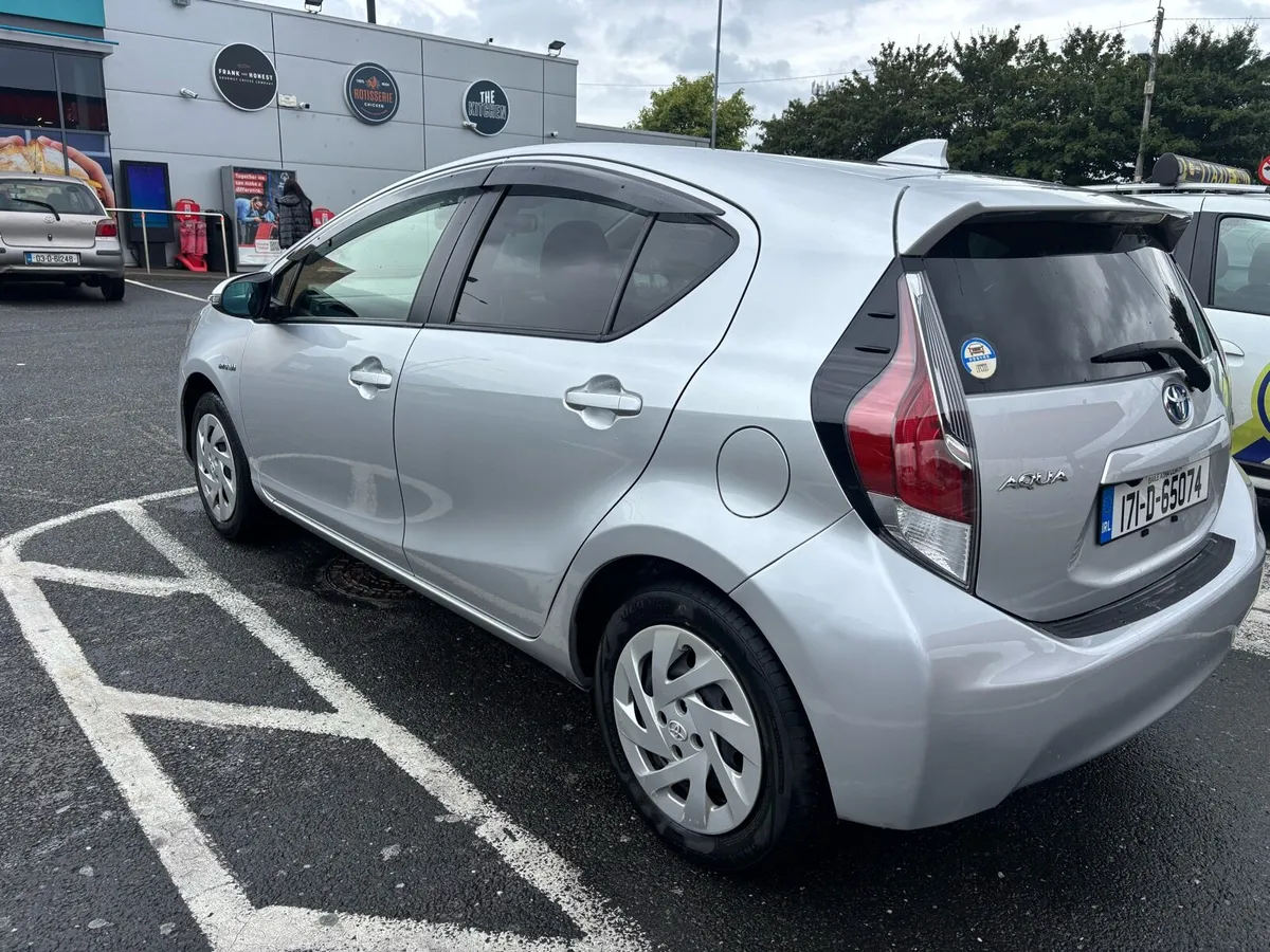 Toyota aqua 2017 - Image 3