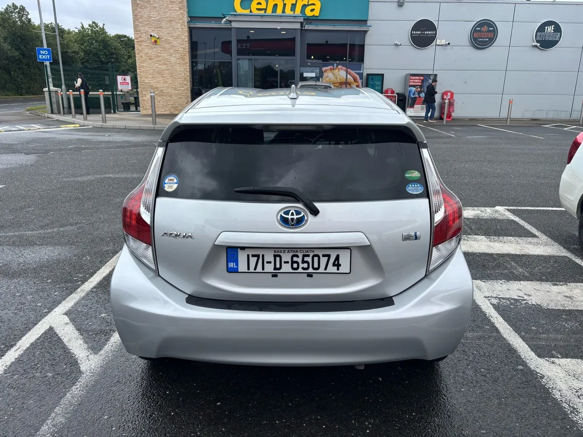Toyota aqua 2017 - Image 4