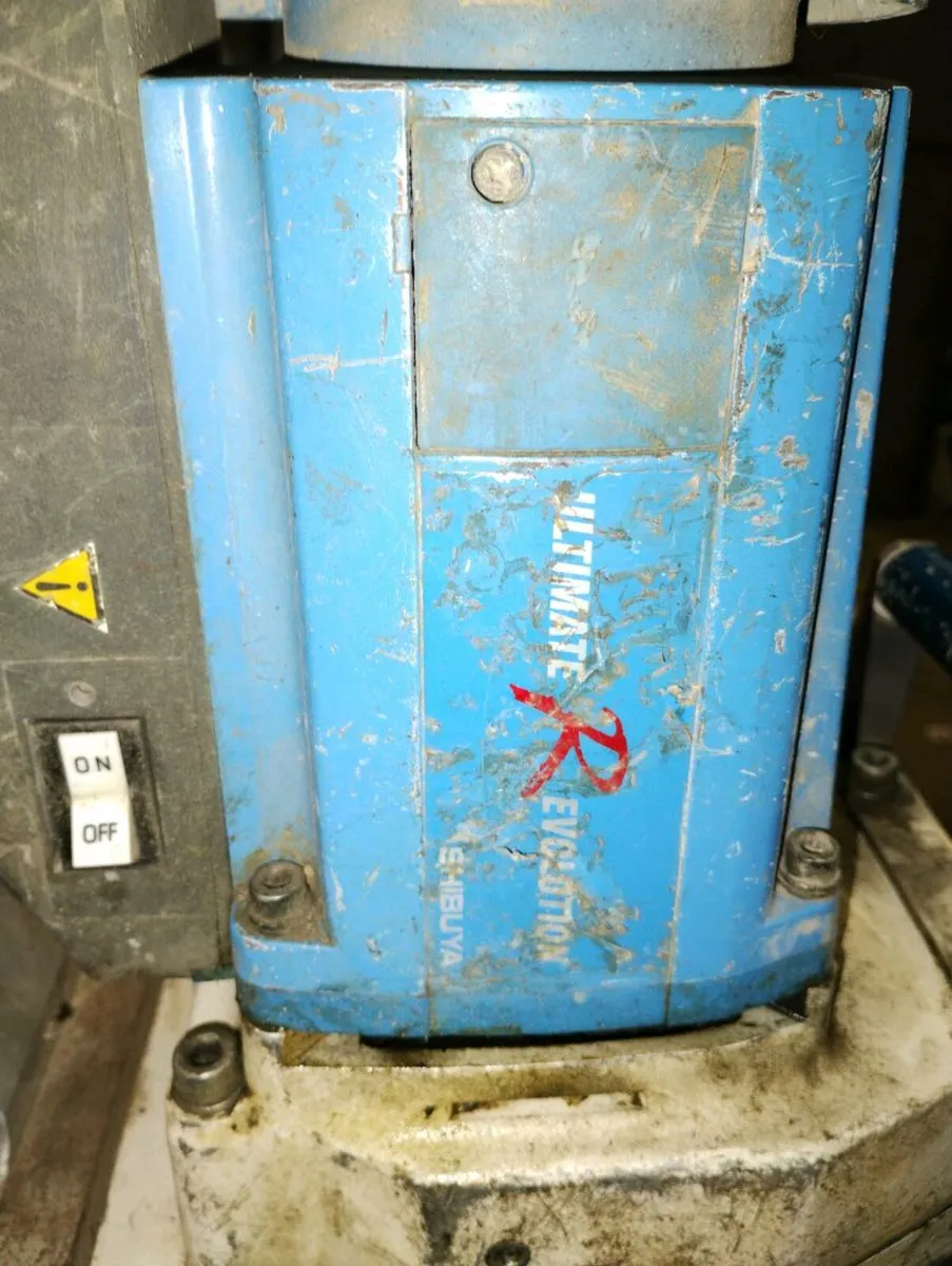 Large core drill and bits - Image 3