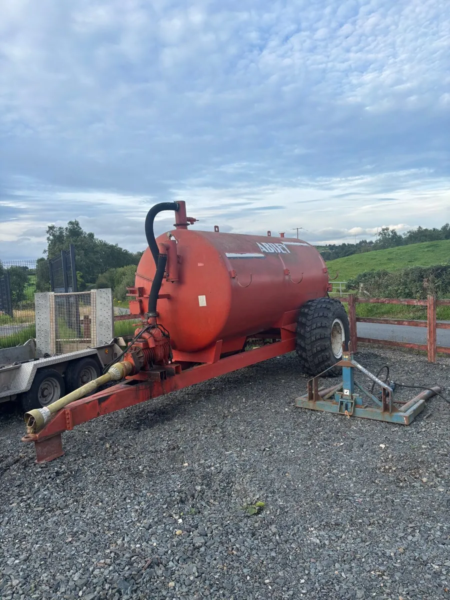 Slurry tanker - Image 1