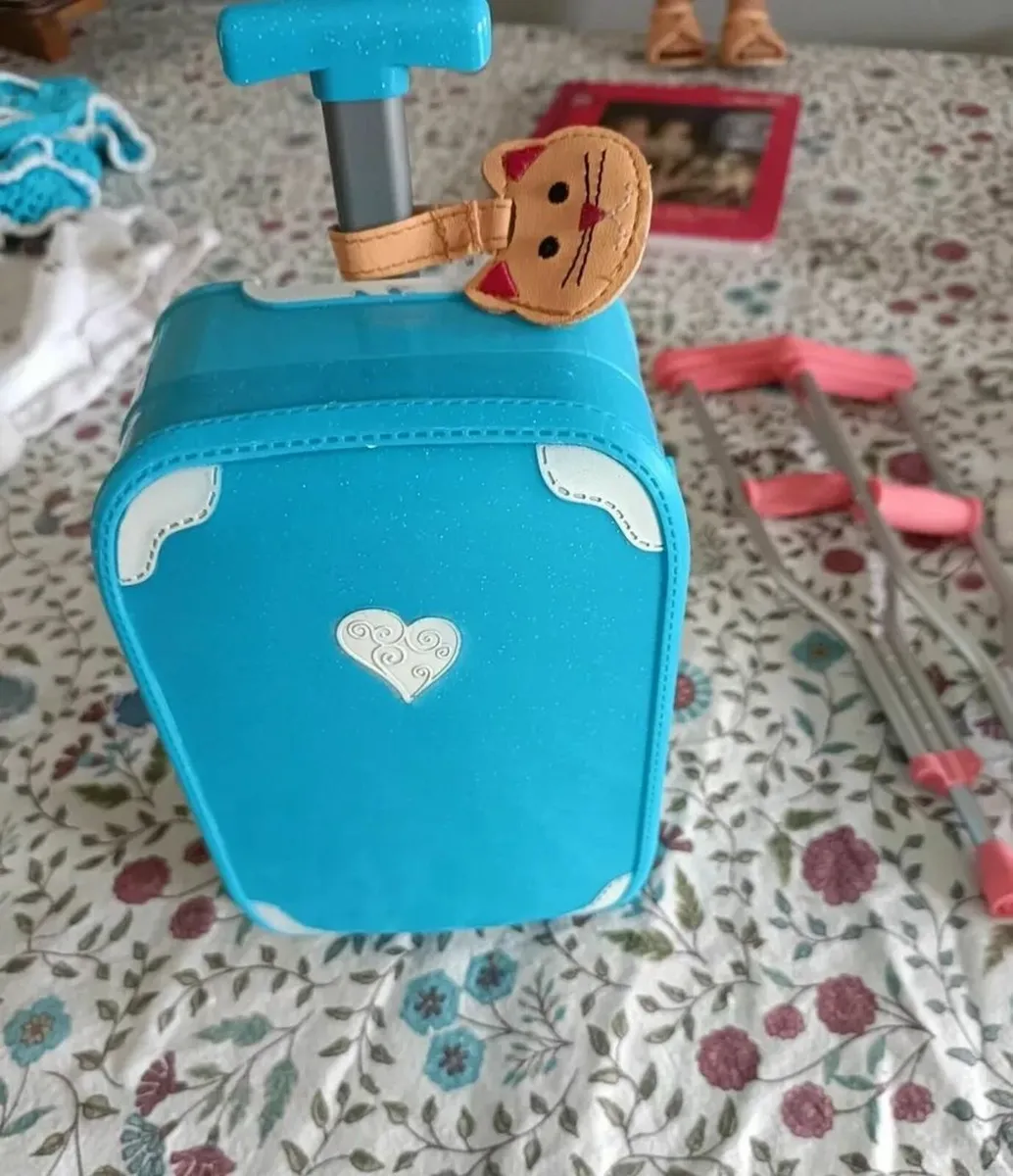 Our Generation travel case, puppy and tea set - Image 1