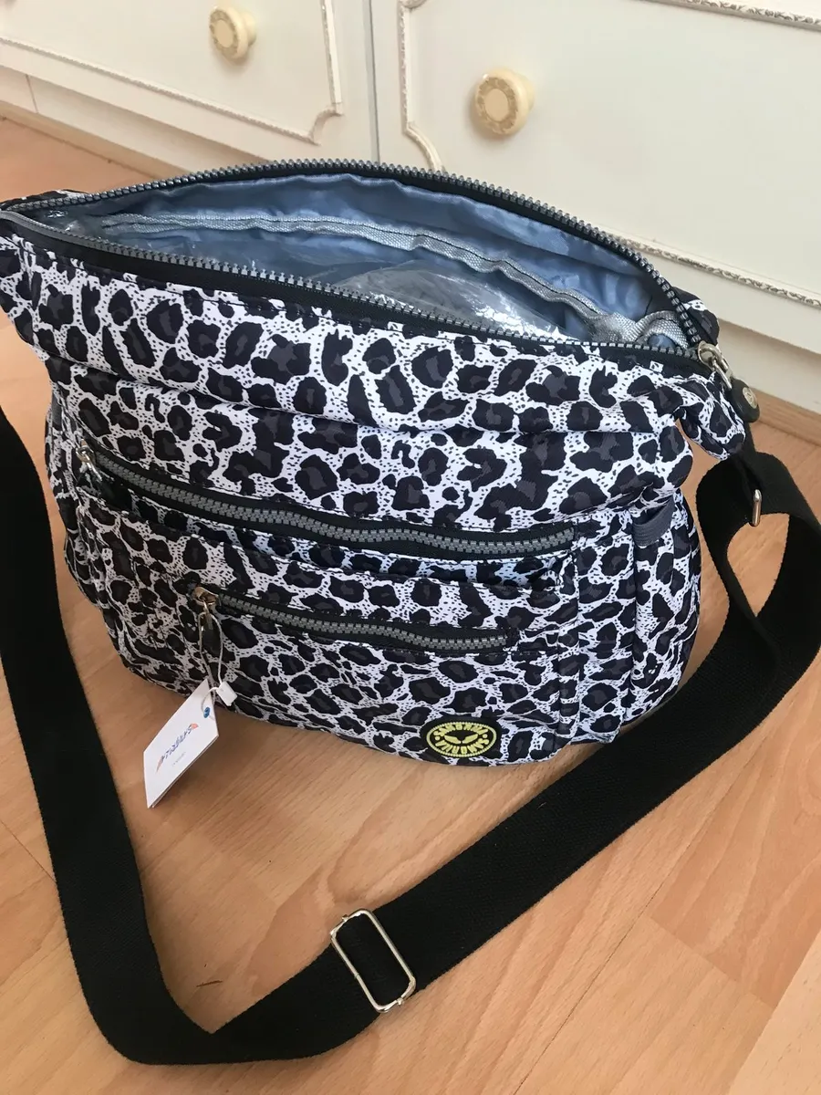 Brand New Lightweight Shoulder bag €20 - Image 1