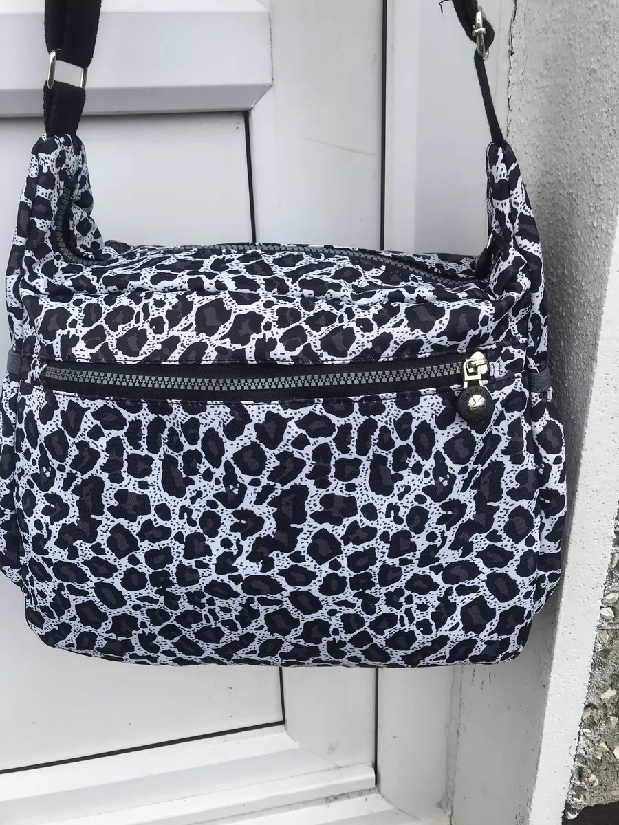Brand New Lightweight Shoulder bag €20 - Image 3
