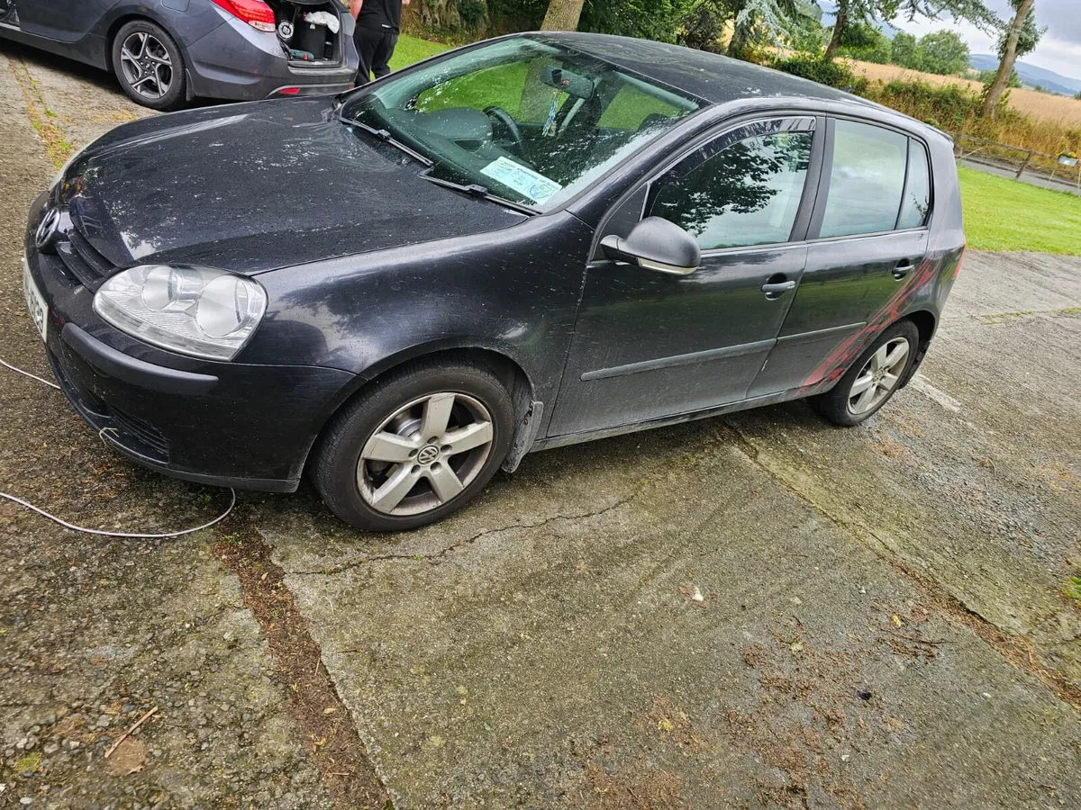 2009 Volkswagen Golf - Image 1