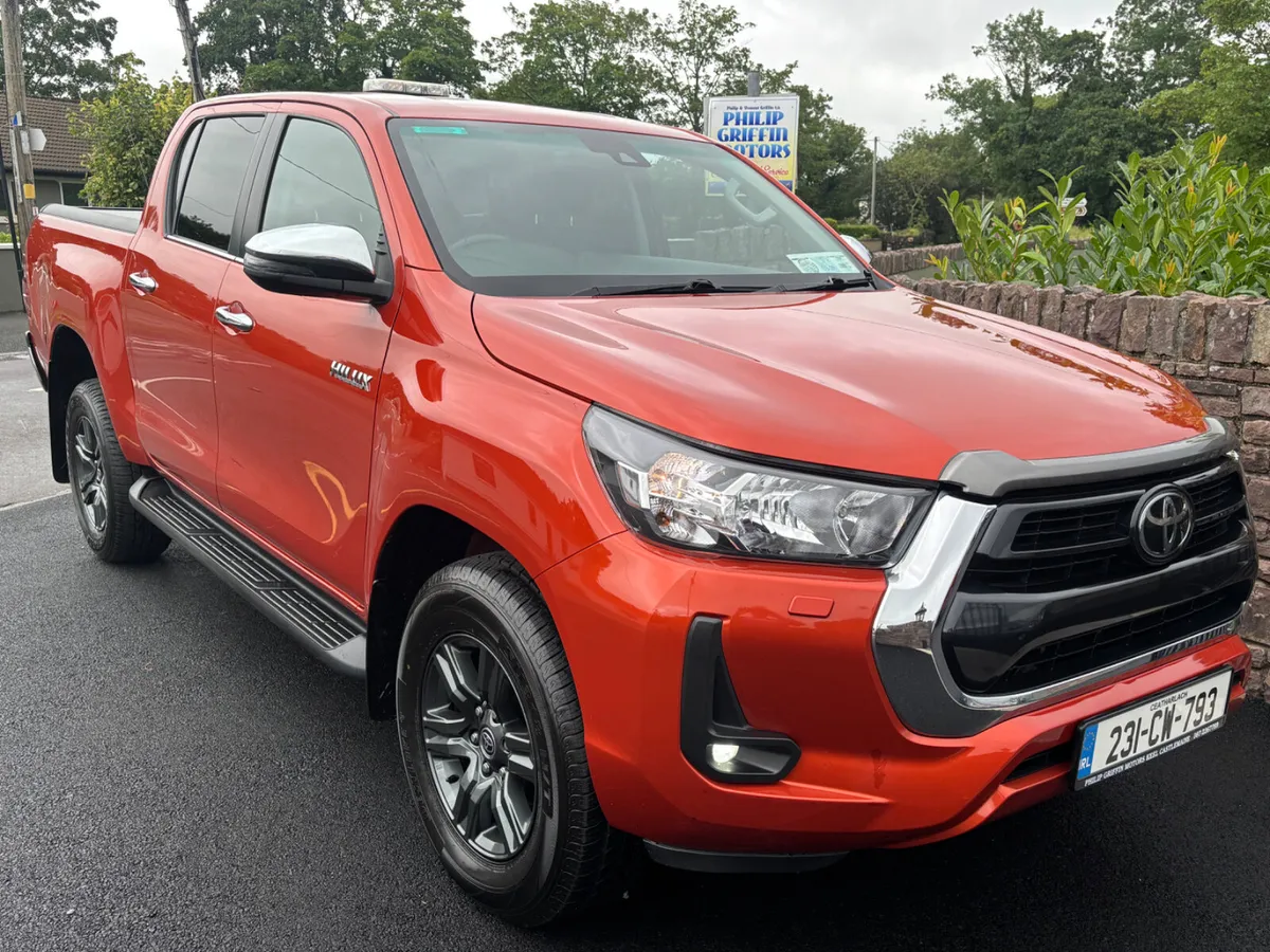 2023 Toyota Hilux  2.4 SR5 Double Cab as new - Image 1