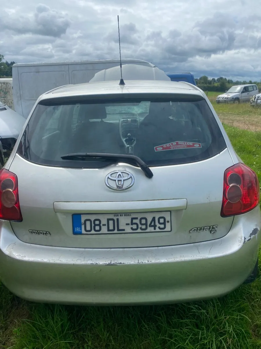 Toyota cars and vans for breaking or export - Image 3