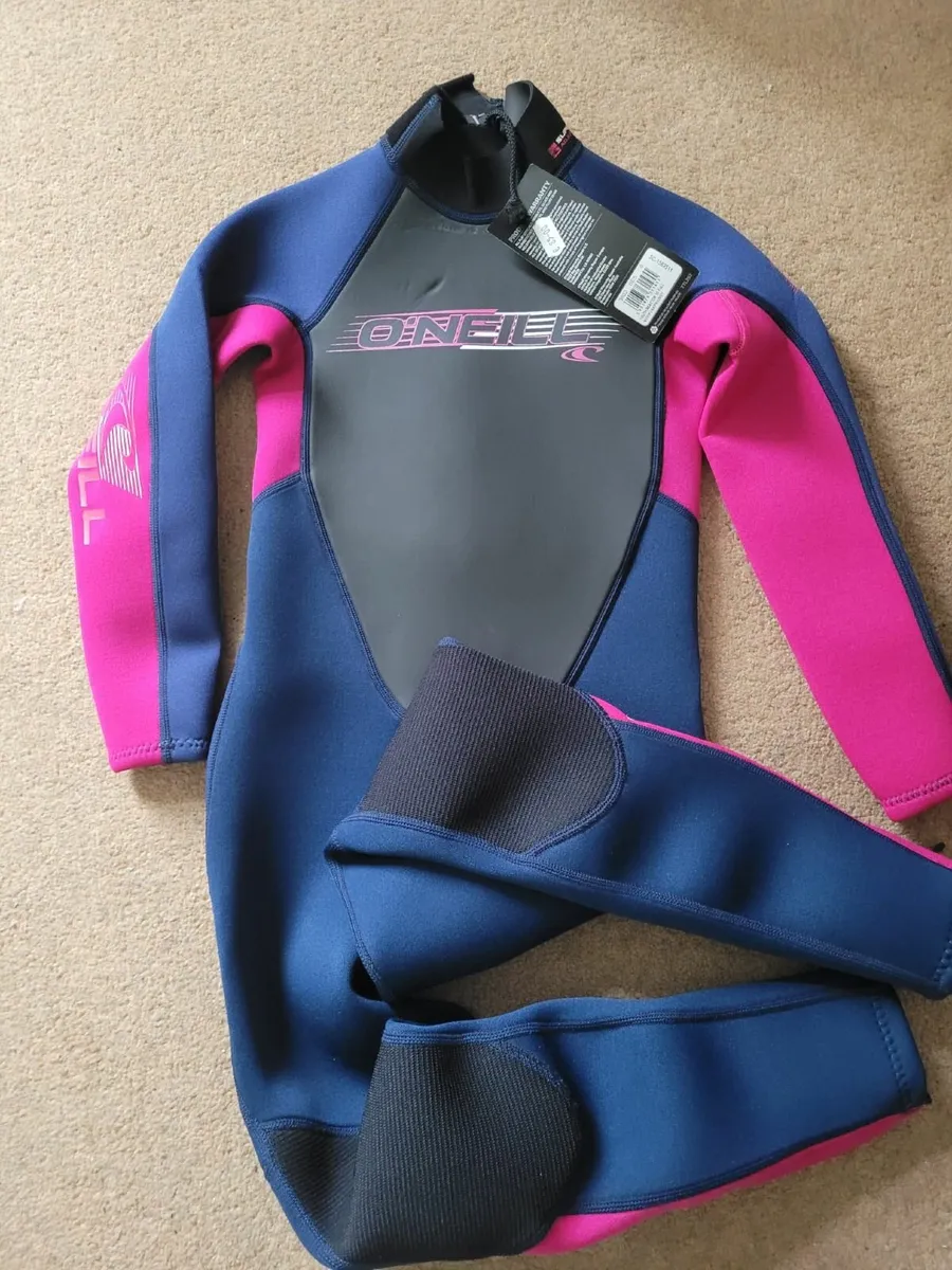 Wetsuit Girl Size 6 BNWT - Image 1