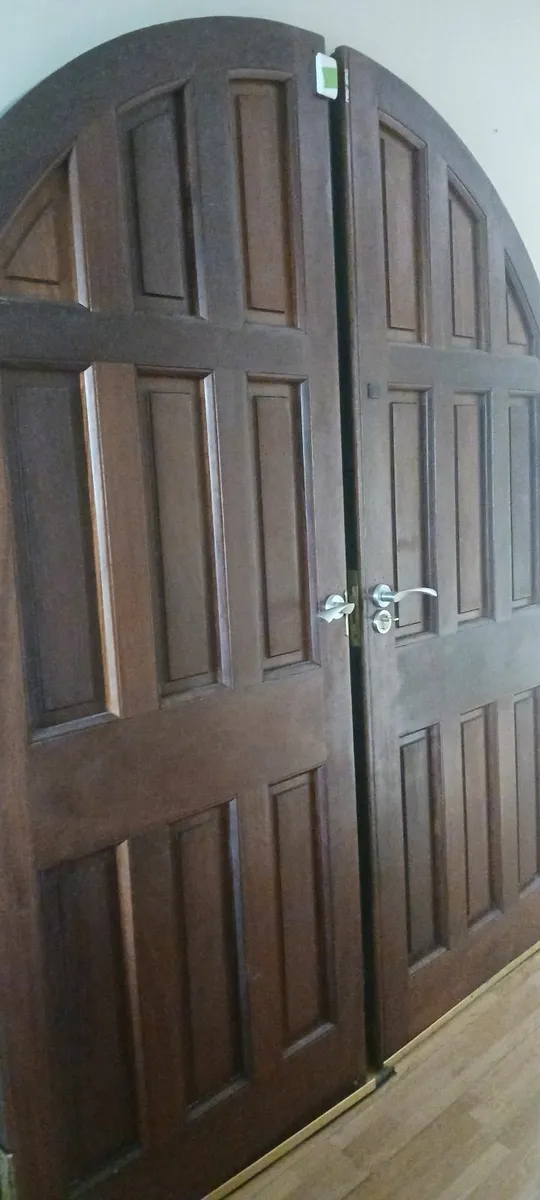 Double Arched Front Doors - Image 3