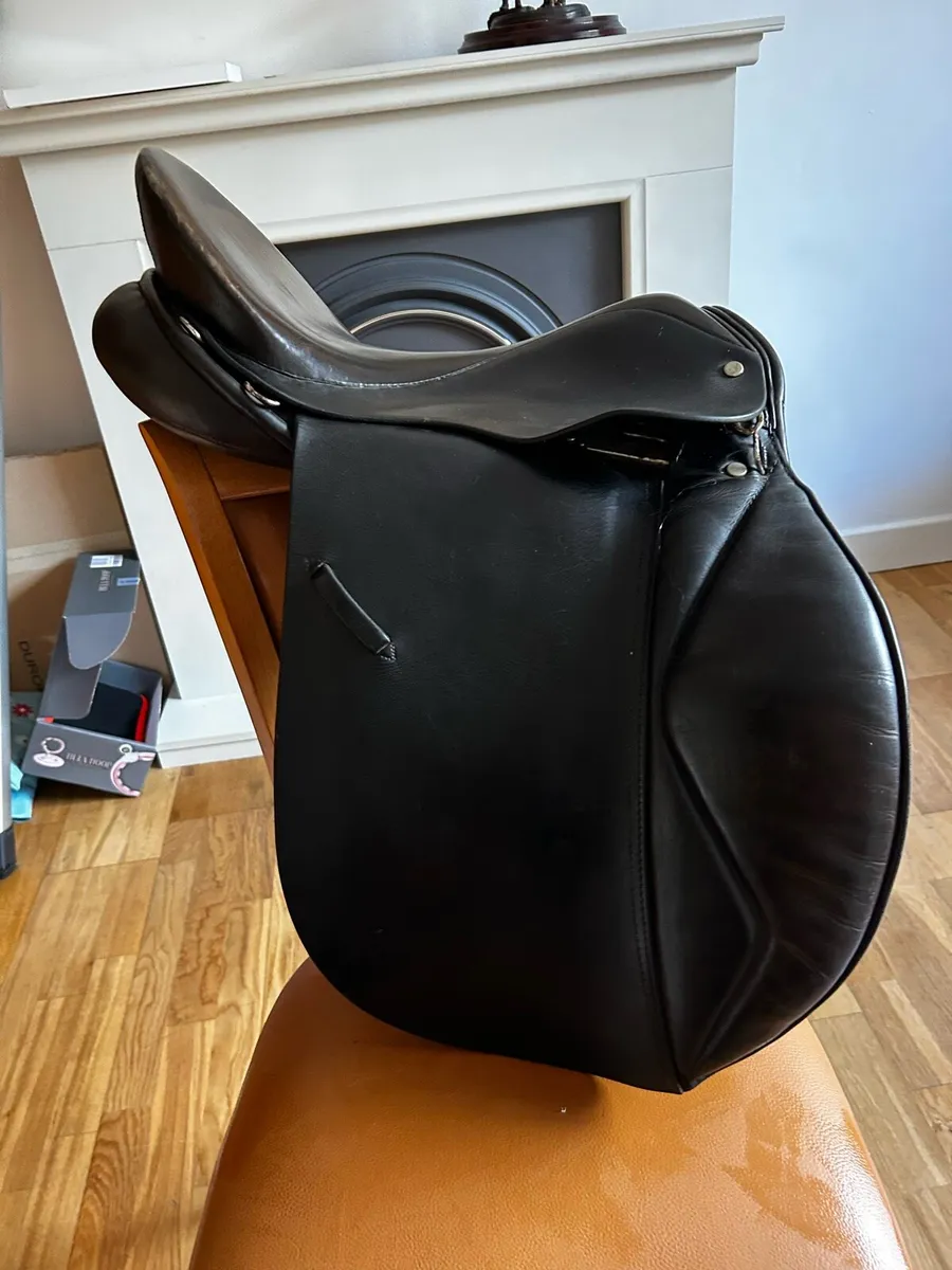 Black leather wide saddle - Image 2
