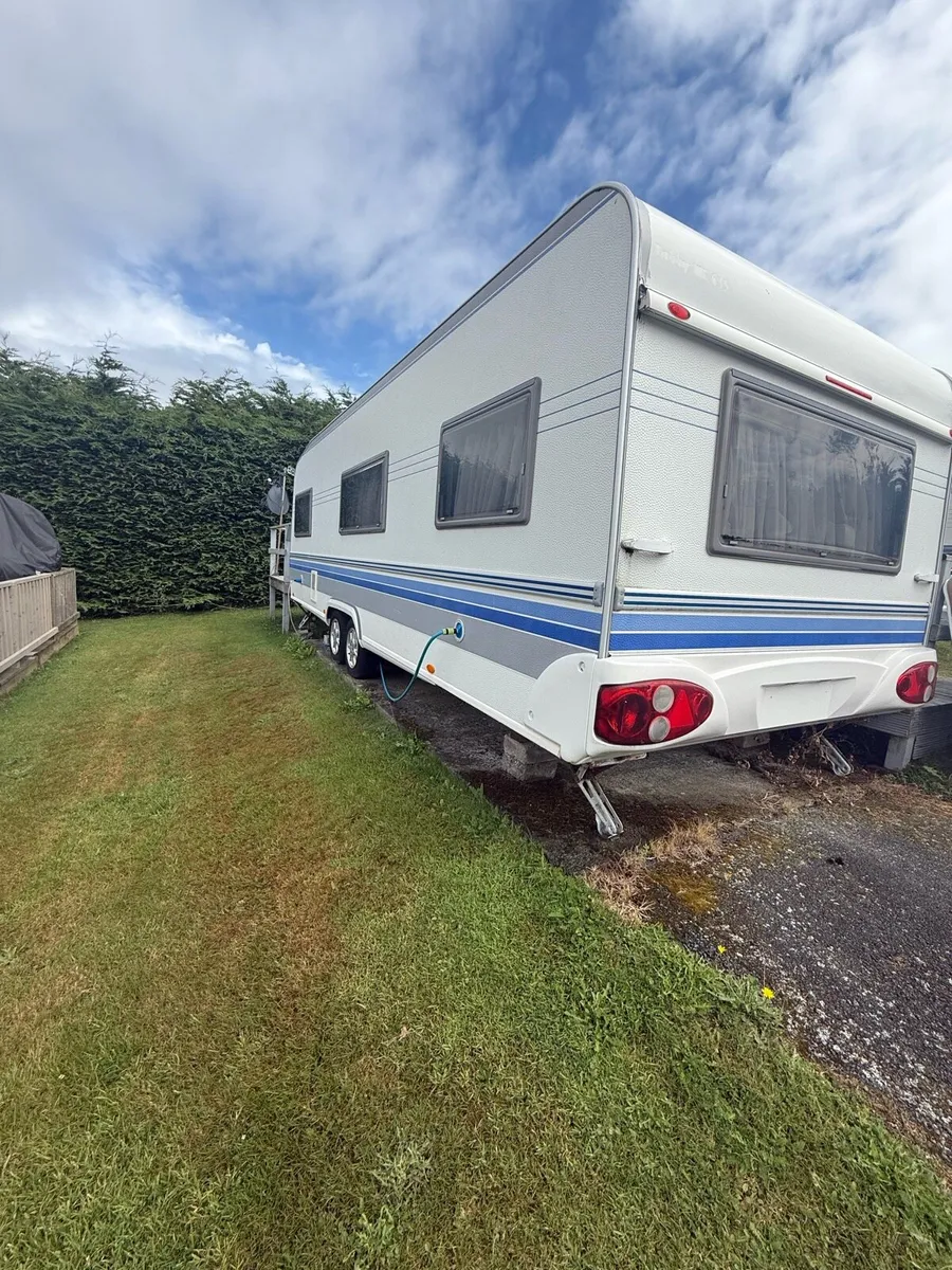 Large family hobby caravan - Image 1