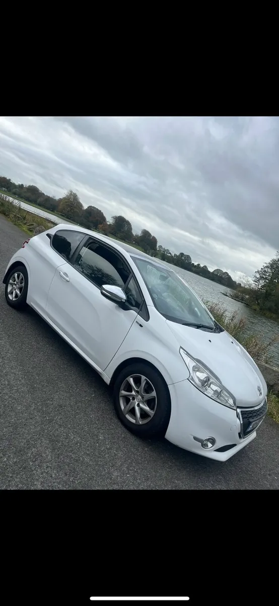 Peugeot 208 Style Edition / High Spec - Image 2