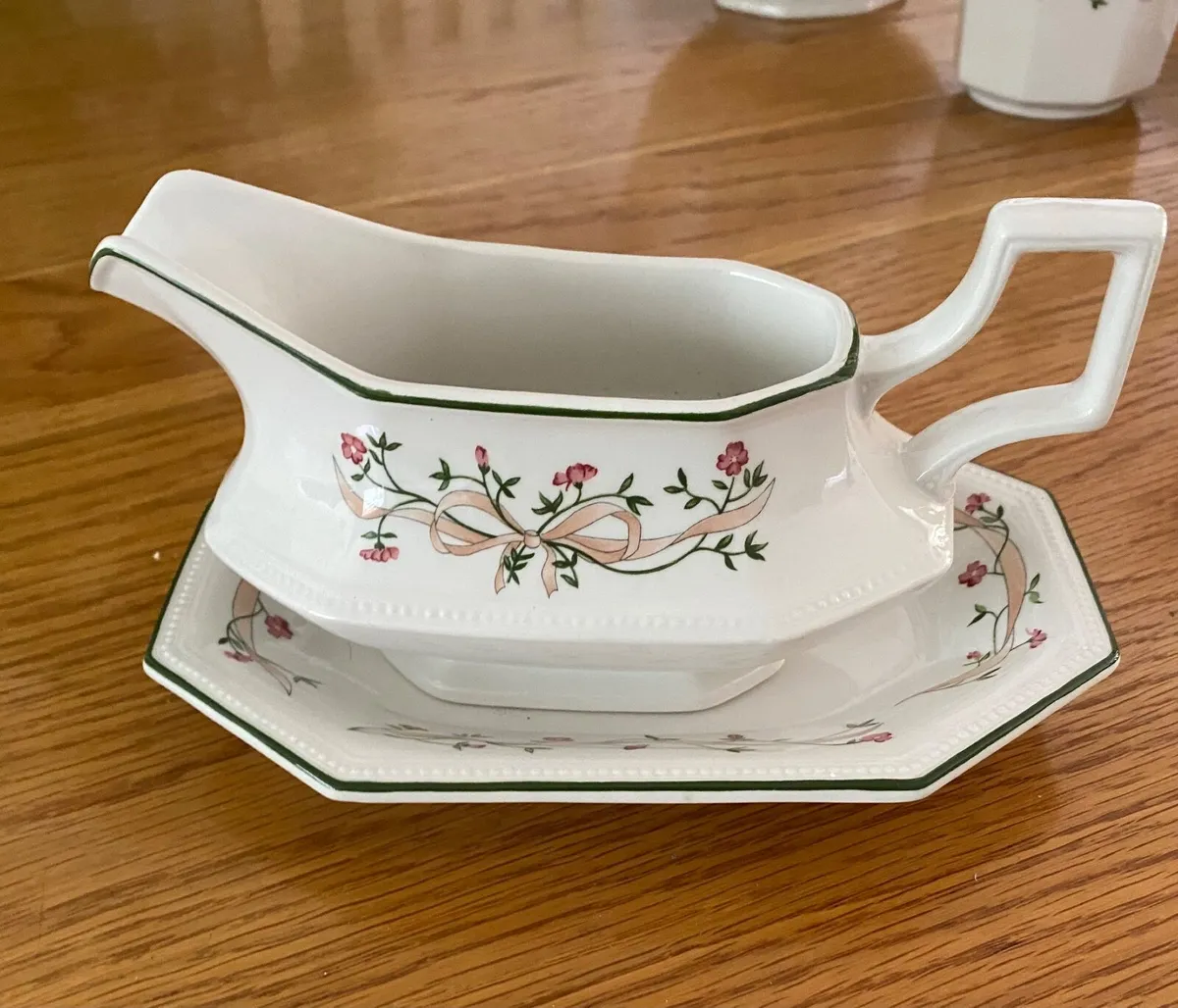 Eternal Beau Dinner Service - Image 1