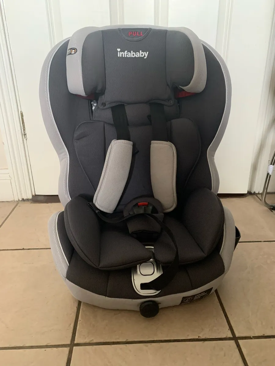 Infababy car seat with Isofix - Image 1