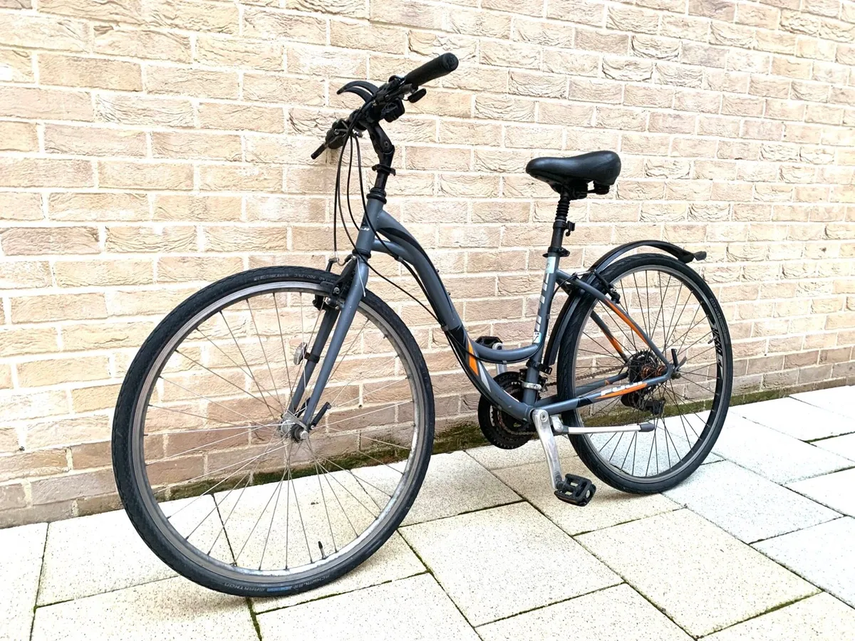 Fuji adult bicycle - Image 3
