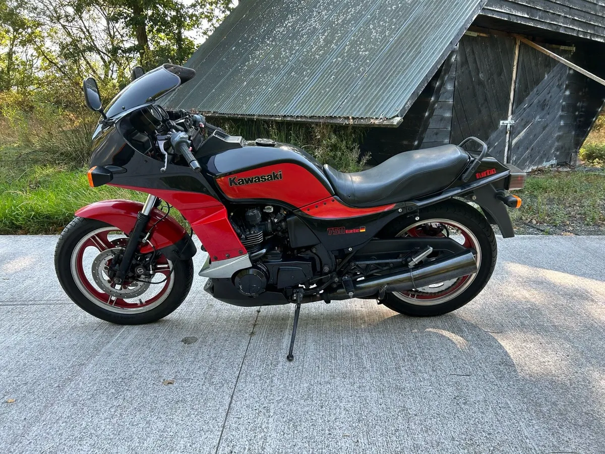 Kawasaki GPZ 750 turbo - Image 3