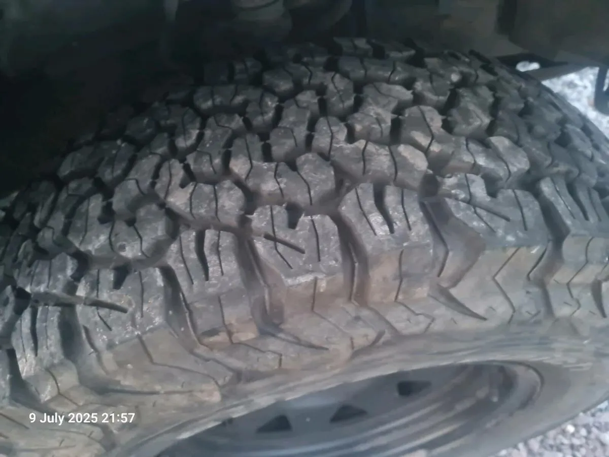 Toyota landcruiser off road rims & tyres - Image 1