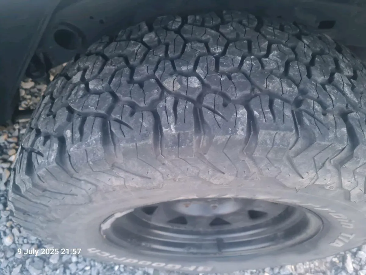 Toyota landcruiser off road rims & tyres - Image 4