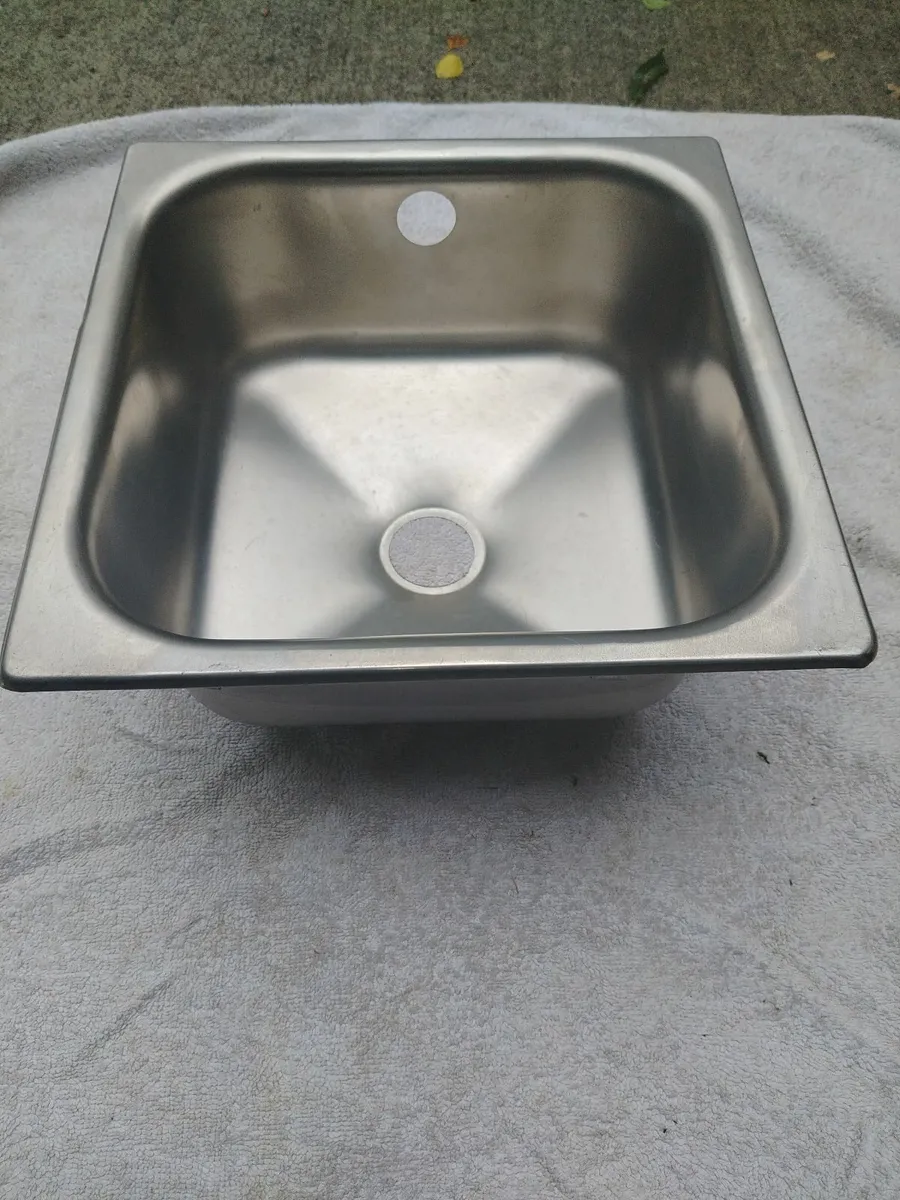 Stainless steel sink - Image 1