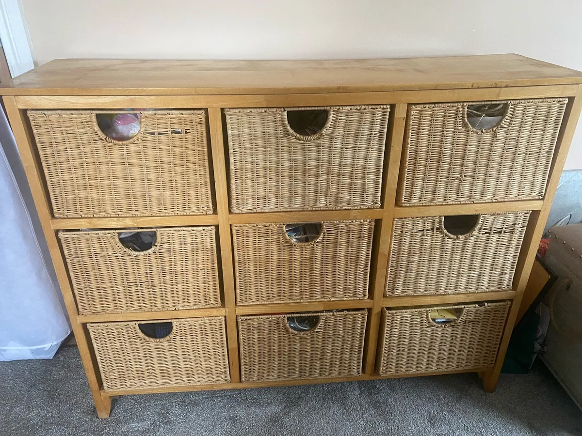 Wicker storage unit - Image 1