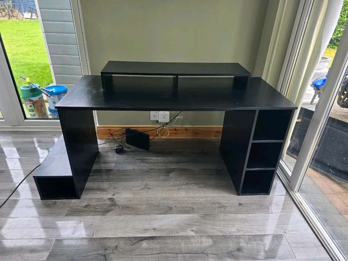 Computer Desk - Image 1