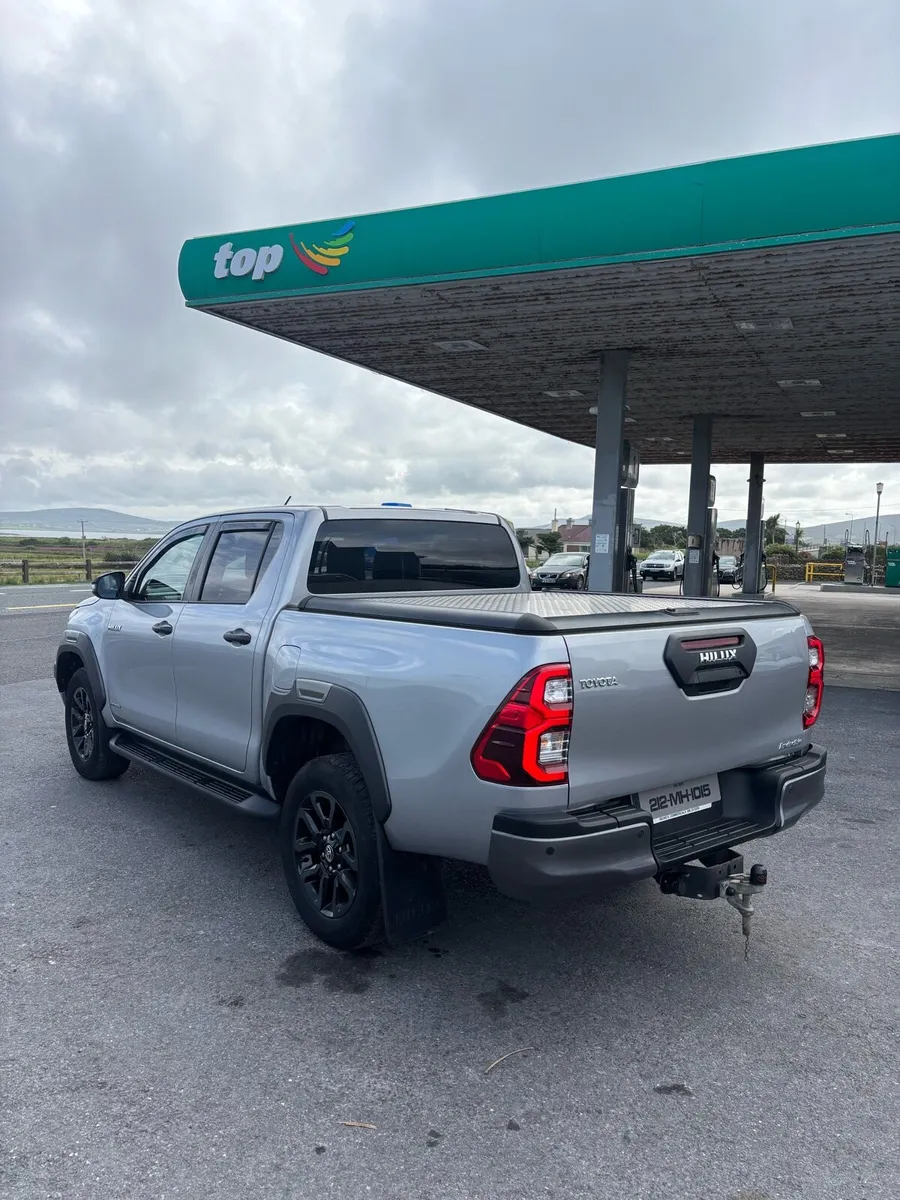 2021 Toyota Hilux - Image 3