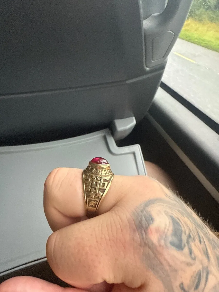 Gold ring - Image 3