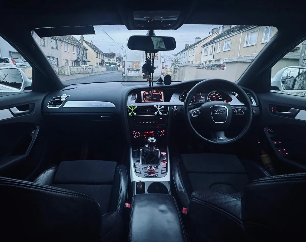 Audi A4 2009 - Image 2