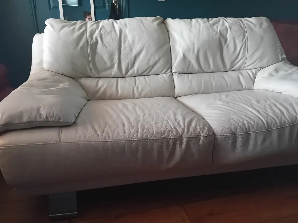 White italian leather sofa - Image 3