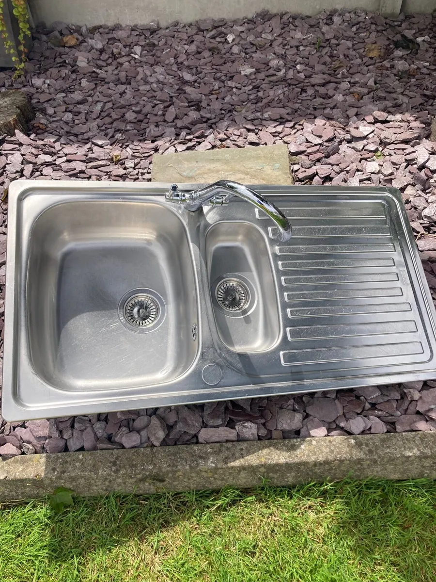 Kitchen sink - Image 1