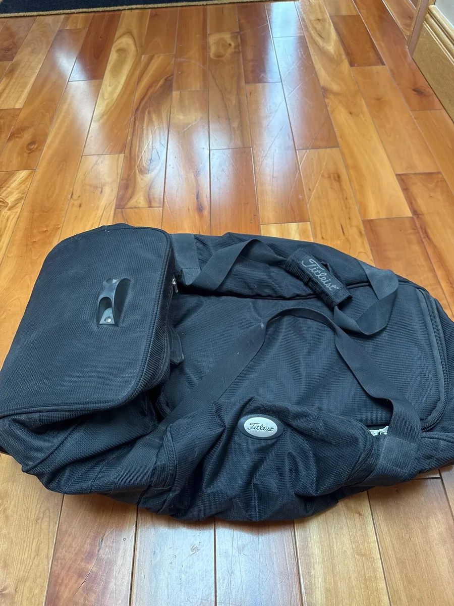 Titleist weekend bag on wheels - Image 1