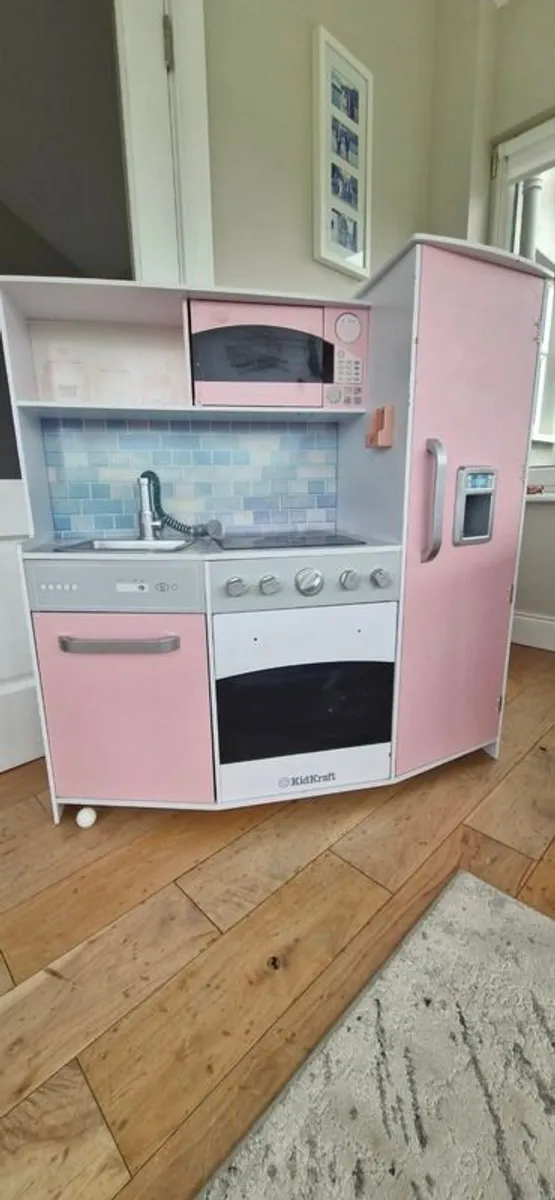 Play kitchen - Image 1