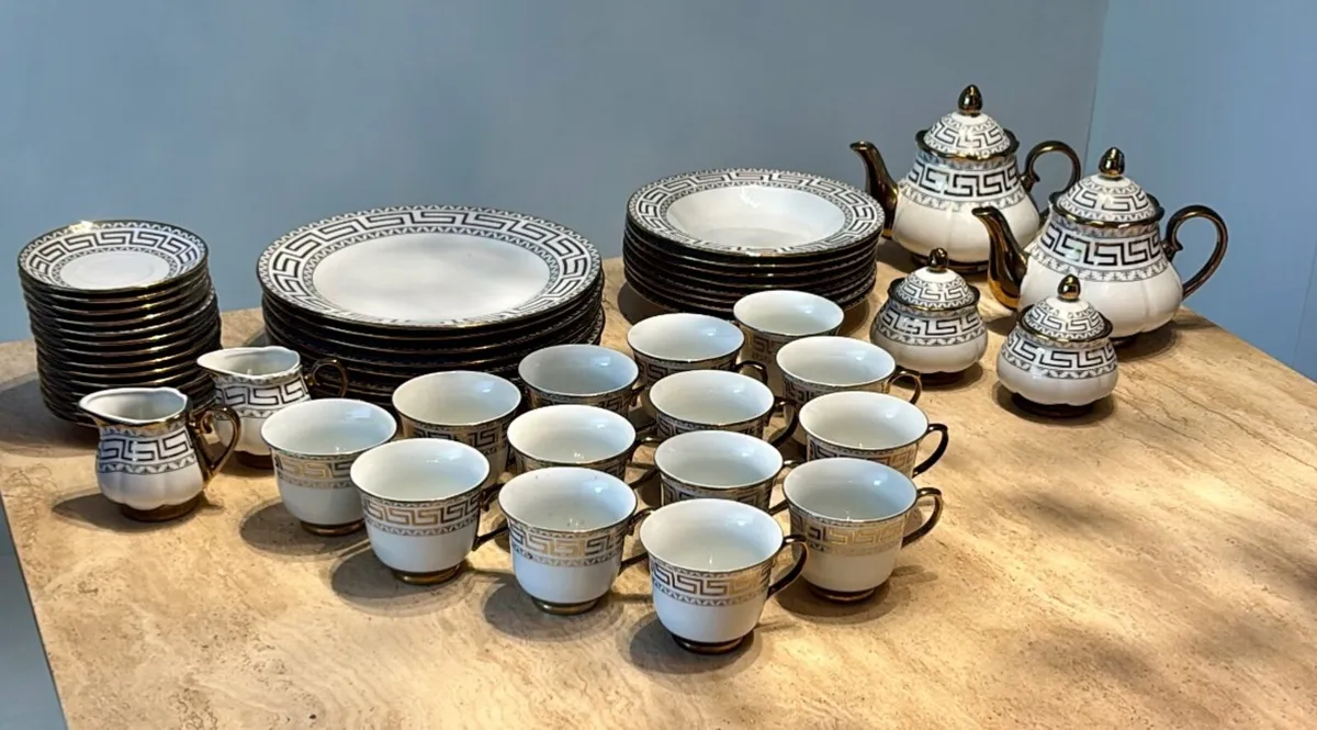 50 Piece Fine Porcelain Tea & Dinner Set – Royal D - Image 1