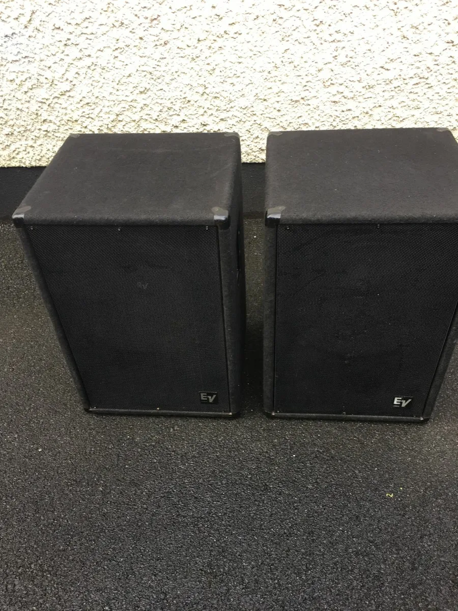 ELECTRO VOICE 400 WATT BASS BINS - Image 1