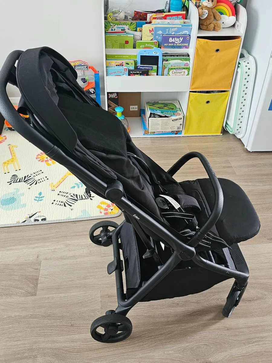Child stroller - Image 1