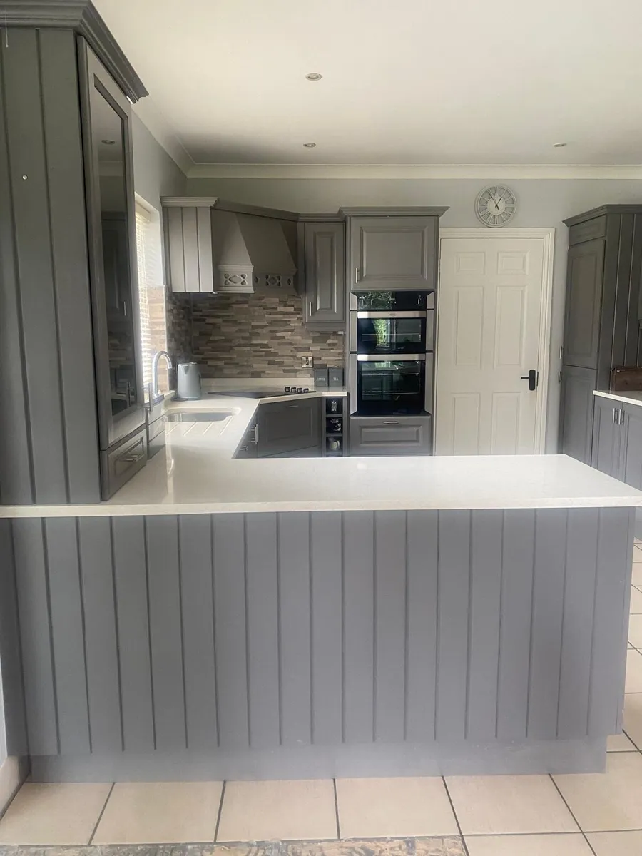 Kitchen units - Image 1