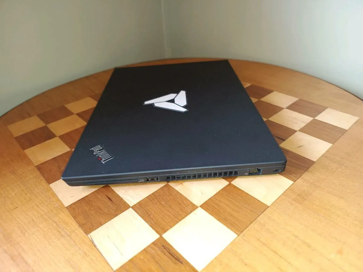 Laptop Lenovo Thinkpad T14s Ryzen 7 pro 5850u - Image 3