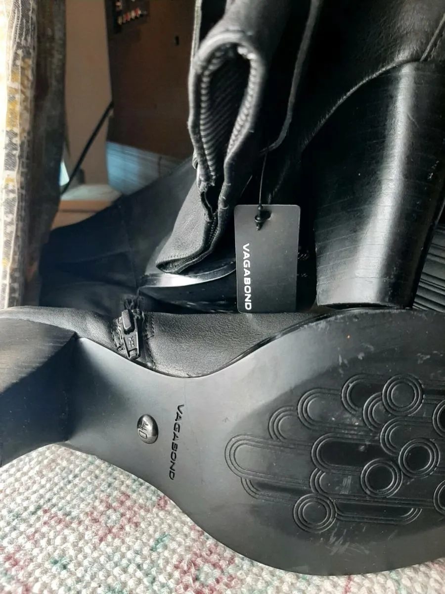 Boots - Image 3