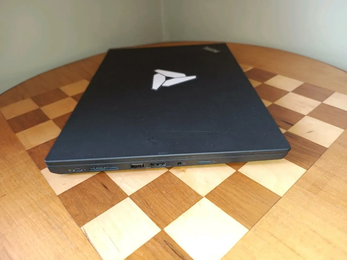 Laptop Lenovo Thinkpad T14s Ryzen 7 pro 5850u - Image 4